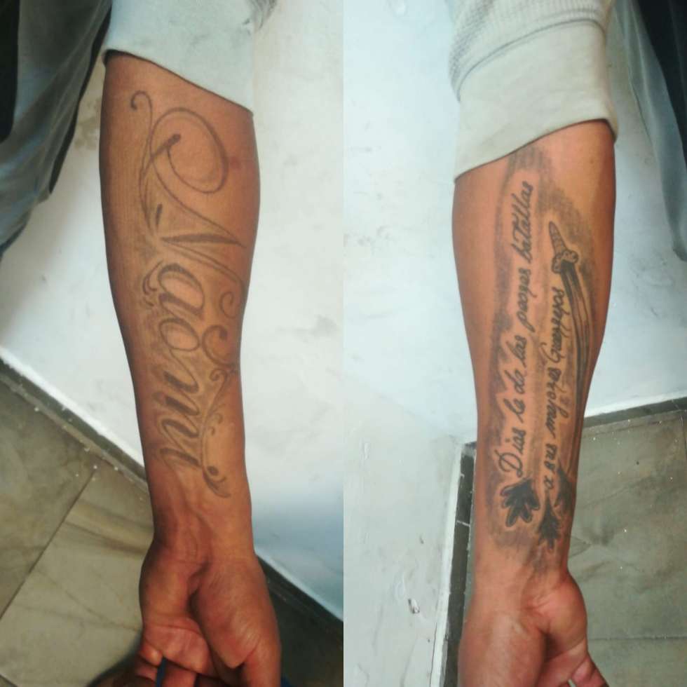 SUS TATUAJES PODRÍAN AYUDAR A AUE MÁS VÍCTIMAS LO DELATEN 